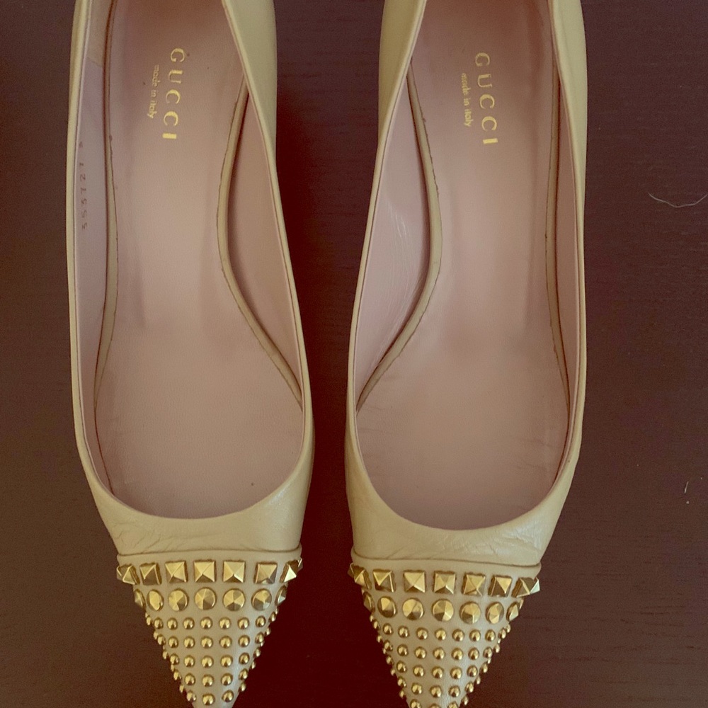 Gucci Studded Pointed Toe Leather Heels in Pale Yellow with Gold Studs